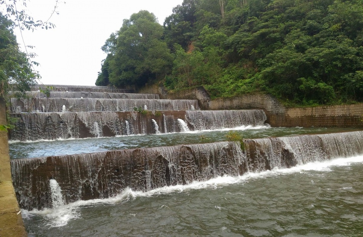 Chìm đắm với bức tranh thác nước trong ngần tại Hồ Hóc Răm Phú Yên 3