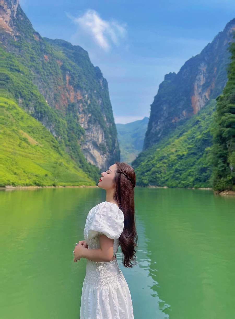 Chinh phục vẻ đẹp của Sông Nho Quế cùng cô bạn Sa Nguyễn 2