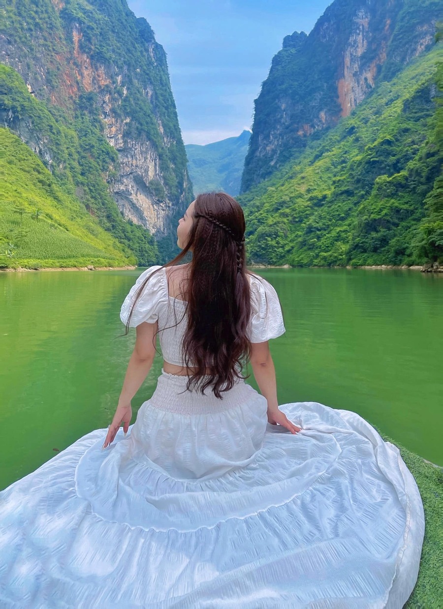 Chinh phục vẻ đẹp của Sông Nho Quế cùng cô bạn Sa Nguyễn 3