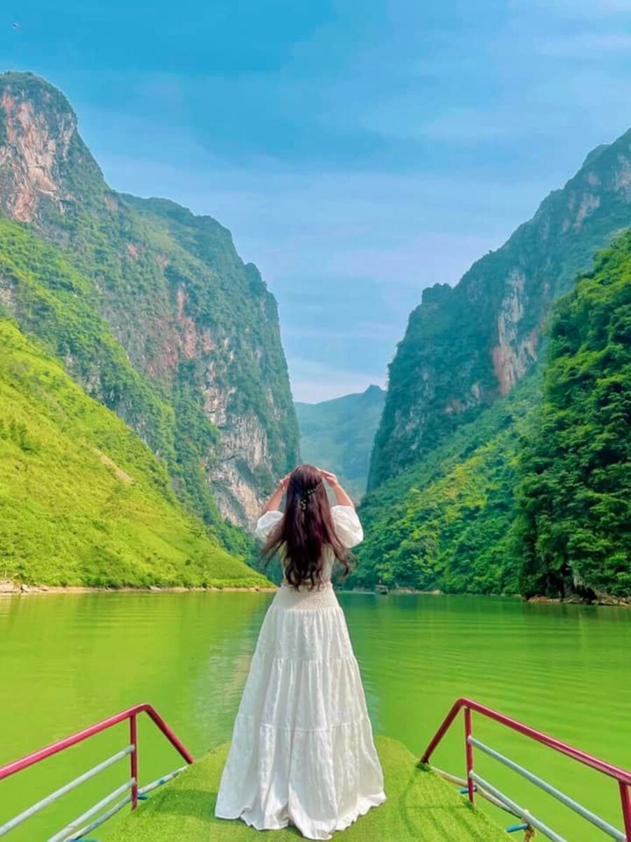 Chinh phục vẻ đẹp của Sông Nho Quế cùng cô bạn Sa Nguyễn 4