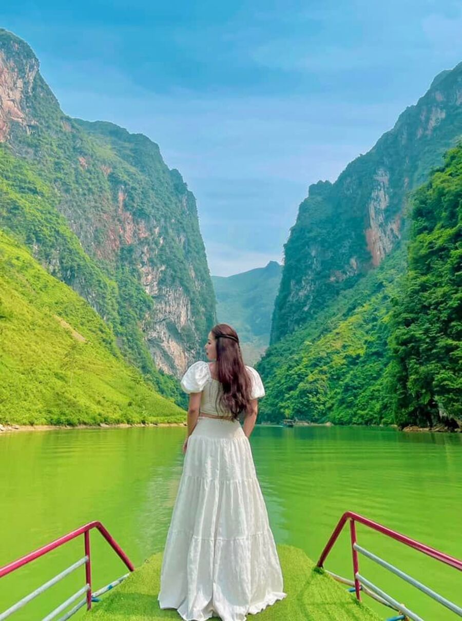 Chinh phục vẻ đẹp của Sông Nho Quế cùng cô bạn Sa Nguyễn 5