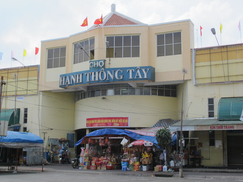 Các khu chợ dân sinh nổi tiếng và sầm uất nhất Sài Gòn 5