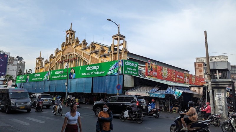 Các khu chợ dân sinh nổi tiếng và sầm uất nhất Sài Gòn 6