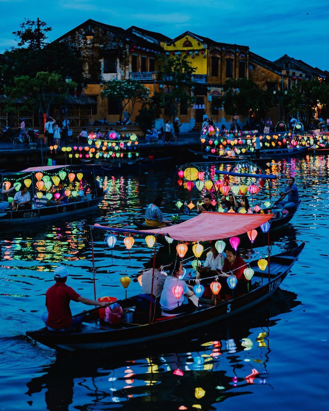 Chợ đêm Nguyễn Hoàng Hội An - Khu chợ đêm nhộn nhịp nhất đô thị cổ 2