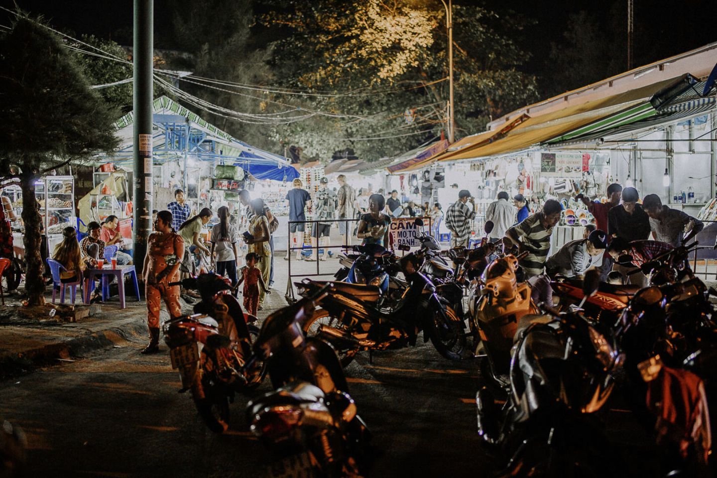 Chợ đêm Phú Quốc (chợ đêm Bạch Đằng) – Thế giới ẩm thực nhộn nhịp khi đêm về 4