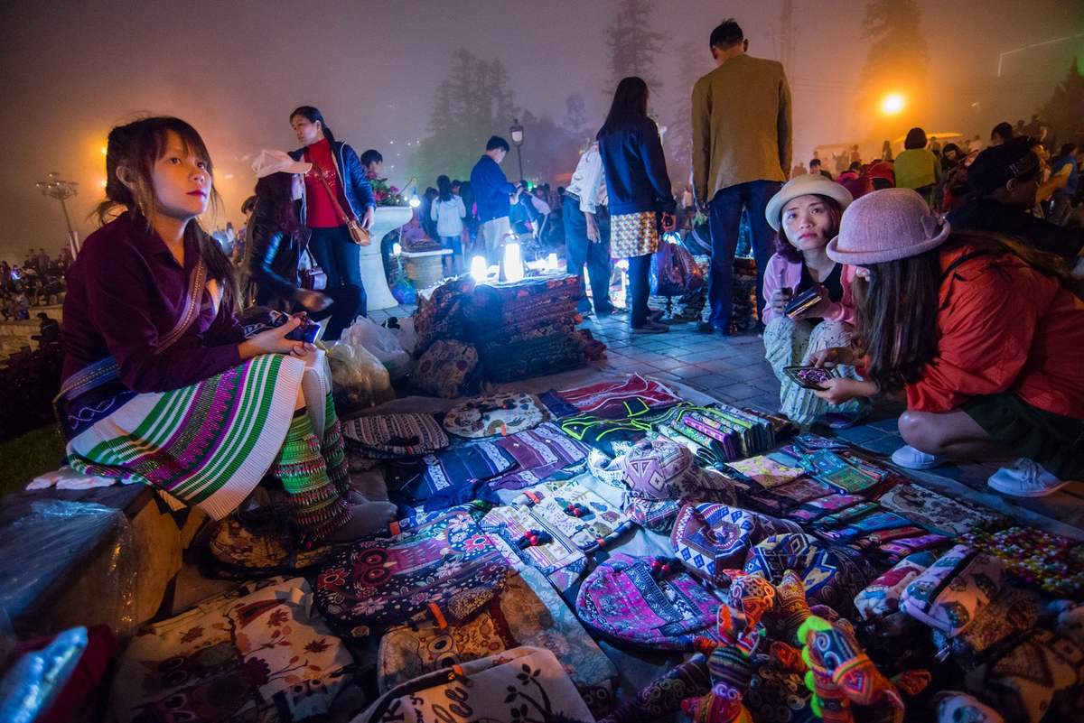 Chợ đêm Sapa - Nơi lý tưởng để khám phá văn hóa, đặc sản của người bản địa 9