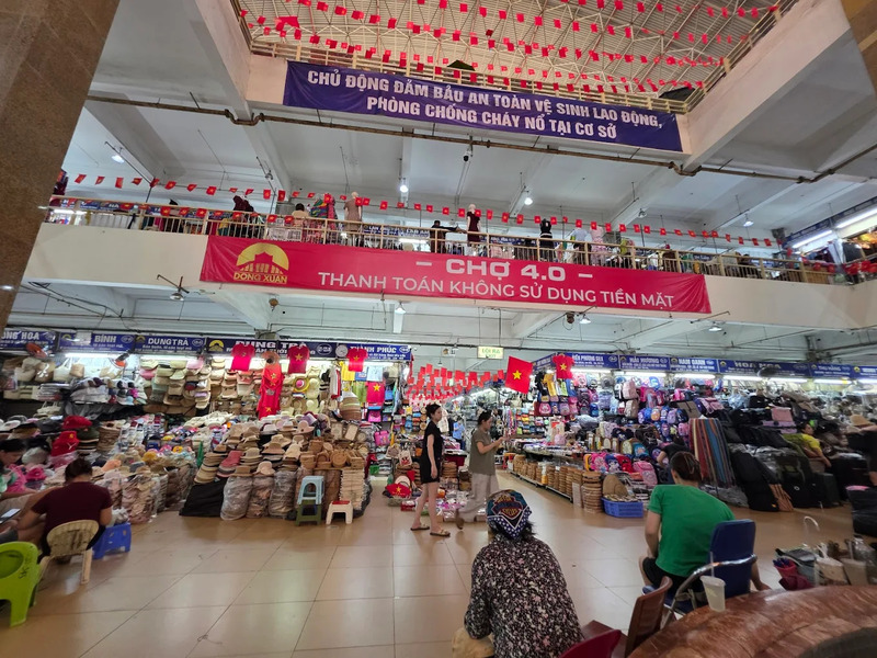 Chợ Đồng Xuân - Khu chợ nổi tiếng và sầm uất nhất Thành phố Thủ đô 19