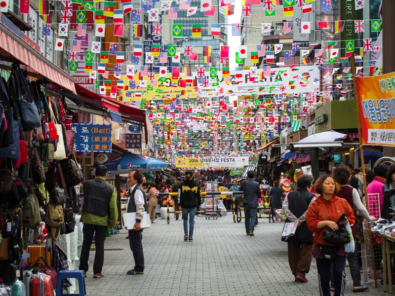 Khám phá chợ Dongdaemun, thiên đường mua sắm về đêm của Seoul 2