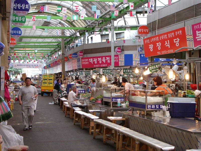 Khám phá chợ Dongdaemun, thiên đường mua sắm về đêm của Seoul 12