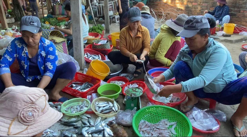 Chợ Giai Sơn, khu chợ rẻ đến khó tin của Phú Yên 7