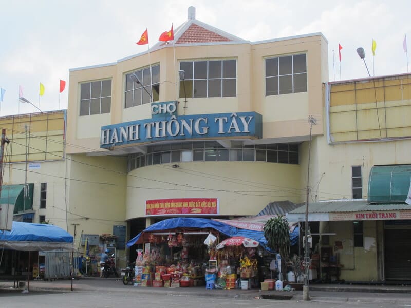 Chợ Hạnh Thông Tây, thủ phủ thời trang giá rẻ ngay tại Sài Gòn 2