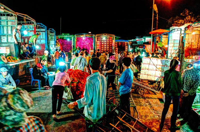 Có khu chợ Long Biên không ngủ nổi tiếng khắp Hà Thành 6