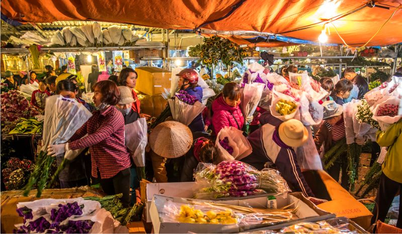 Có khu chợ Long Biên không ngủ nổi tiếng khắp Hà Thành 7