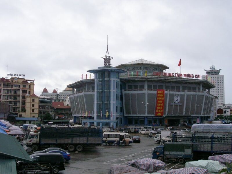 Chợ Móng Cái thiên đường mua sắm giá sỉ ở Quảng Ninh 3