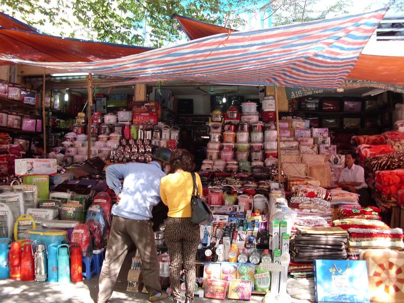 Chợ Móng Cái thiên đường mua sắm giá sỉ ở Quảng Ninh 5