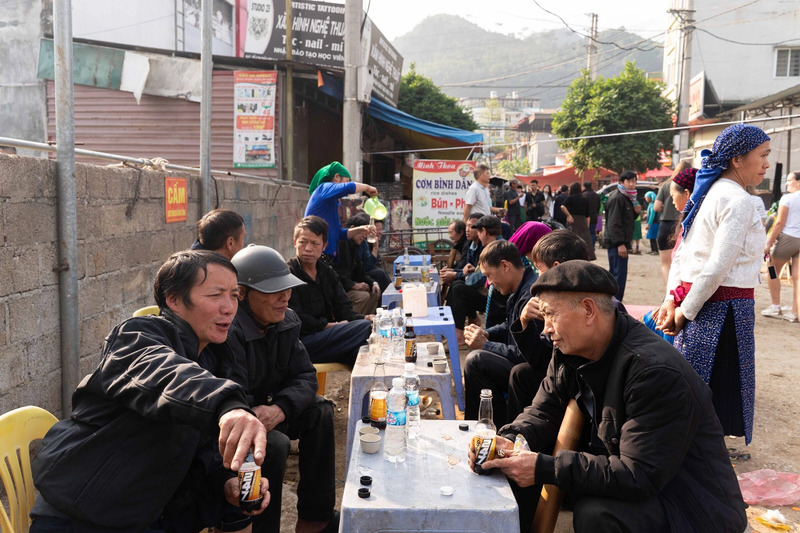 Mộc mạc Chợ phiên Mèo Vạc nơi cao nguyên đá Đồng Văn 11