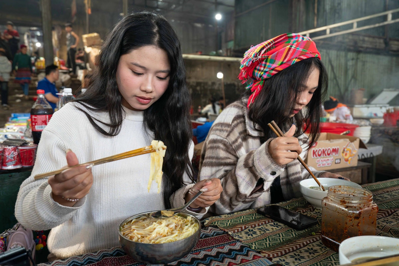 Mộc mạc Chợ phiên Mèo Vạc nơi cao nguyên đá Đồng Văn 13