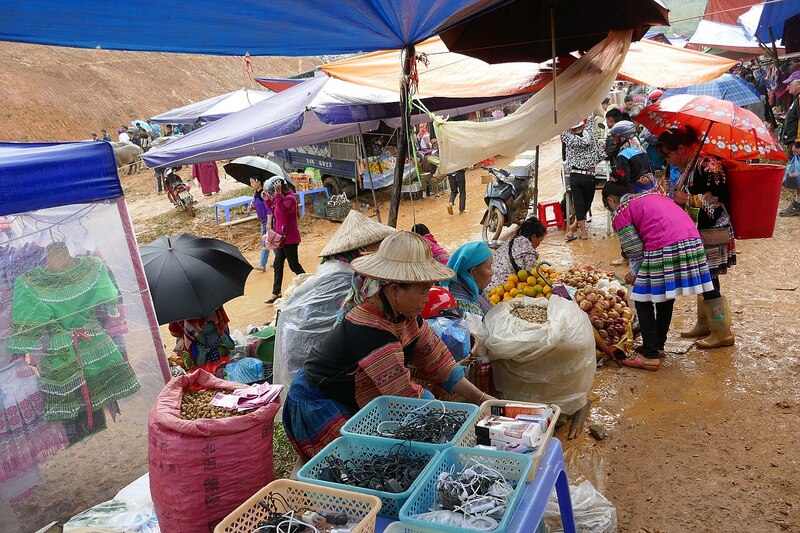 Trải nghiệm chợ phiên Sapa đầy sắc màu và hương vị 5