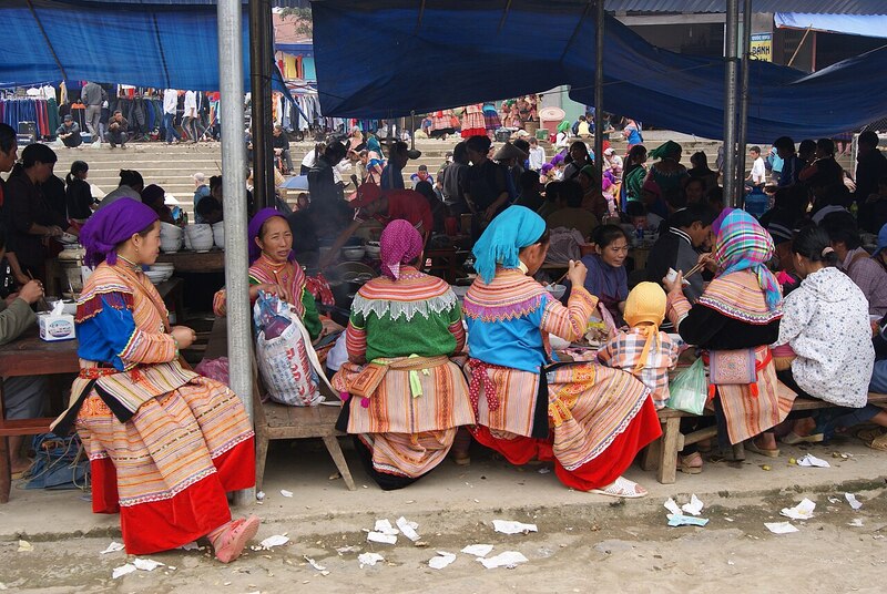 Trải nghiệm chợ phiên Sapa đầy sắc màu và hương vị 8