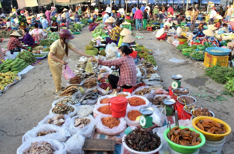 Dạo chợ Vị Thanh, chợ 'chồm hổm' cây nhà lá vườn giữa lòng thành phố 3