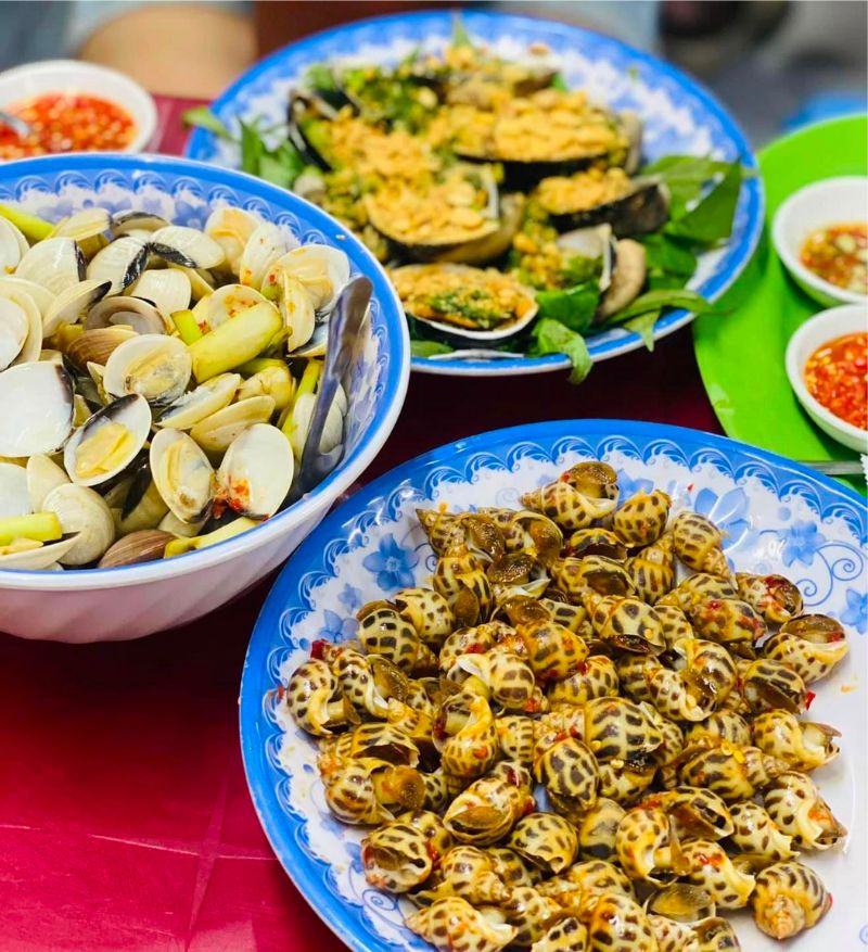 Chợ Xóm Chiếu quận 4 có gì mà đốn tim tín đồ ẩm thực Sài Gòn 4
