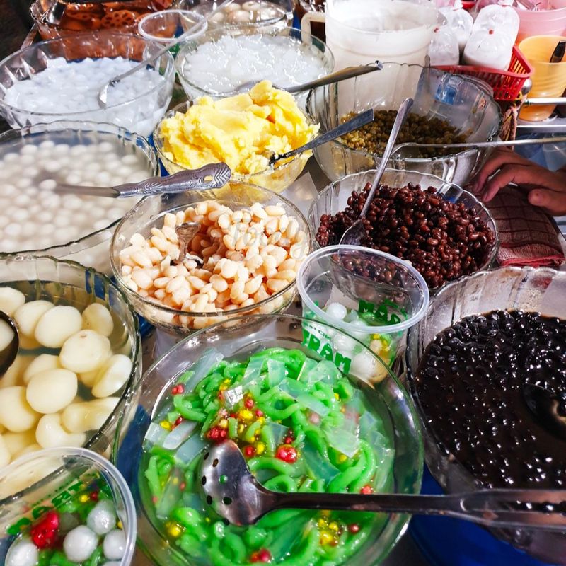 Chợ Xóm Chiếu quận 4 có gì mà đốn tim tín đồ ẩm thực Sài Gòn 11