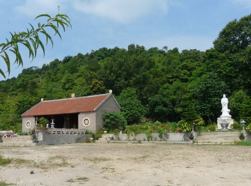 Chùa Am Vãi, chốn linh thiêng ‘bối sơn, diện thủy’ 4