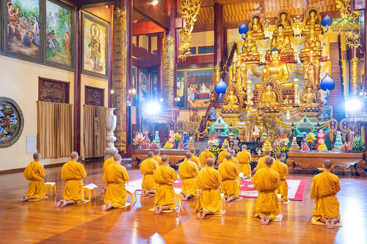 Chùa Ba Vàng - Điểm du lịch tâm linh hàng đầu tại Quảng Ninh 10