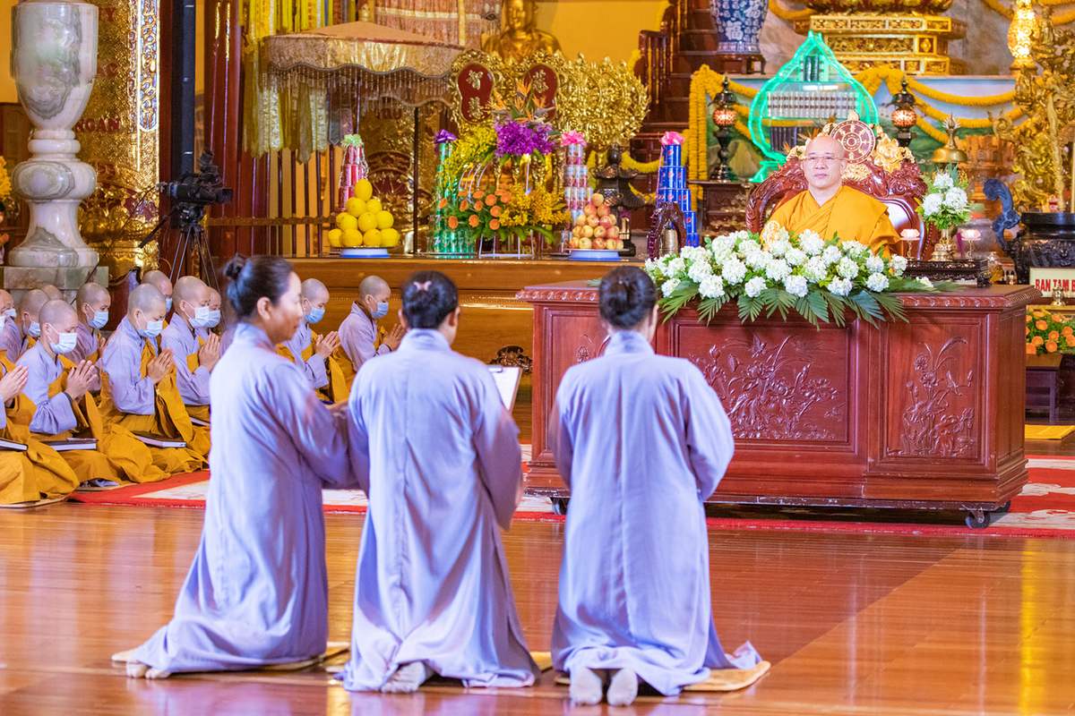 Chùa Ba Vàng - Điểm du lịch tâm linh hàng đầu tại Quảng Ninh 11