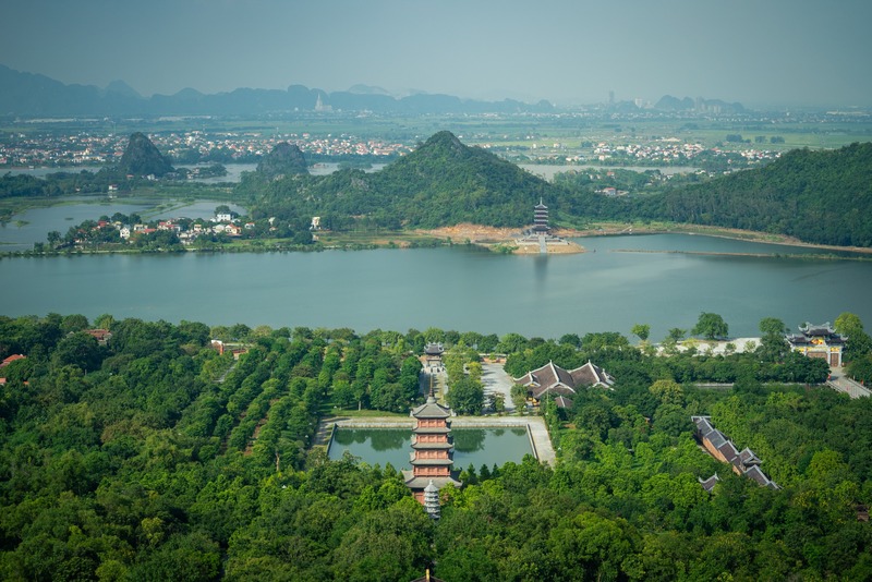 Chùa Bái Đính: Chốn tu tập an yên giữa non cao Ninh Bình 12