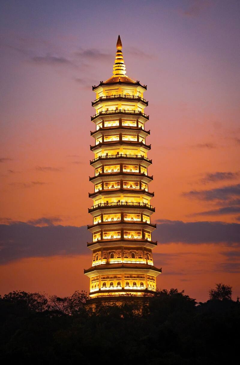 Chùa Bái Đính: Chốn tu tập an yên giữa non cao Ninh Bình 16