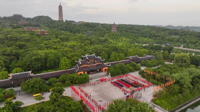 Chùa Bái Đính: Chốn tu tập an yên giữa non cao Ninh Bình 5