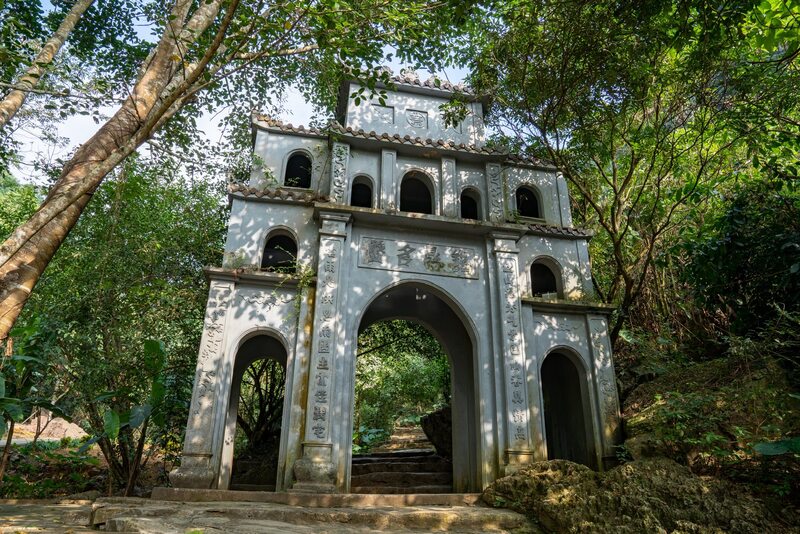 Chùa Bái Đính: Chốn tu tập an yên giữa non cao Ninh Bình 7