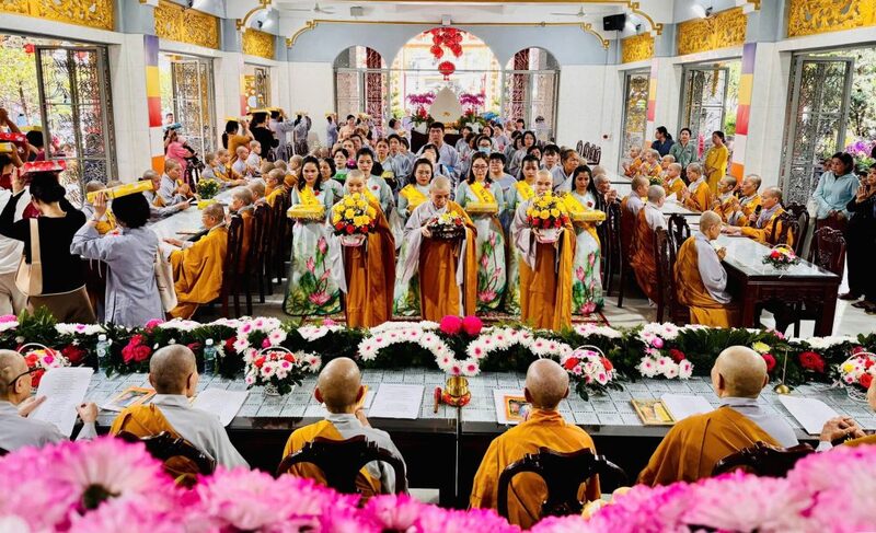 Chùa Dược Sư: Chốn bình yên để tâm hồn tĩnh lặng giữa Sài Gòn 5