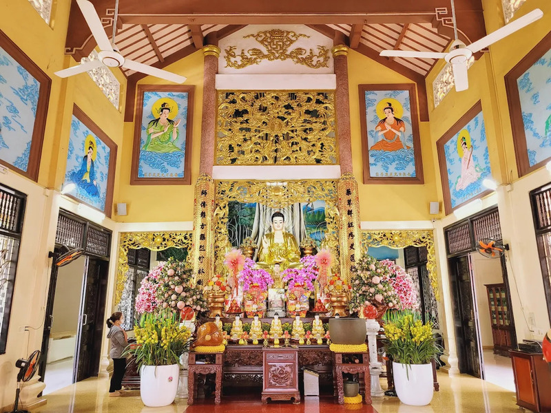 Chùa Dược Sư: Chốn bình yên để tâm hồn tĩnh lặng giữa Sài Gòn 7