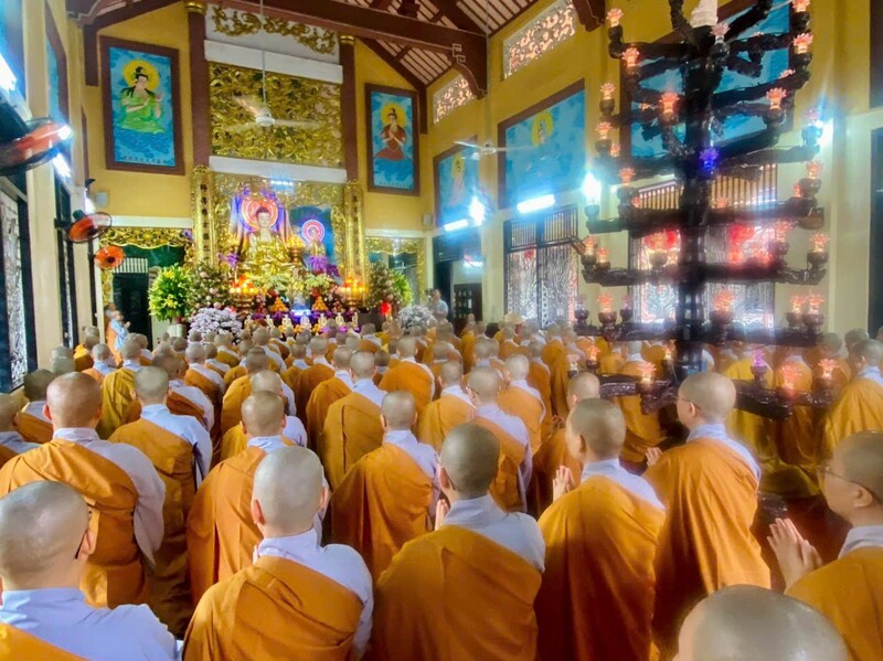 Chùa Dược Sư: Chốn bình yên để tâm hồn tĩnh lặng giữa Sài Gòn 8