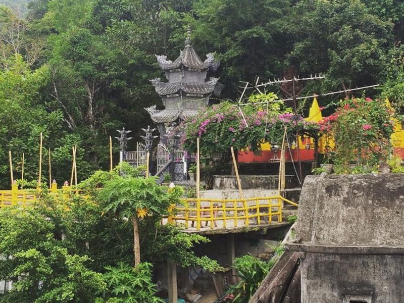 Chùa Gia Lào: Điểm hành hương trong hang đá trên núi Chứa Chan 2