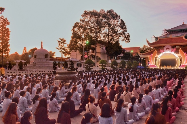 Chùa Hoằng Pháp - Địa điểm linh thiêng gắn liền với tâm hồn Sài Gòn 10