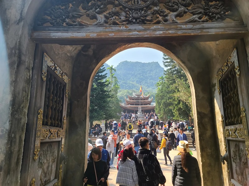 Chiêm bái chùa Hương: Vùng “đất thiêng” nổi tiếng bao đời tại Hà Nội 23