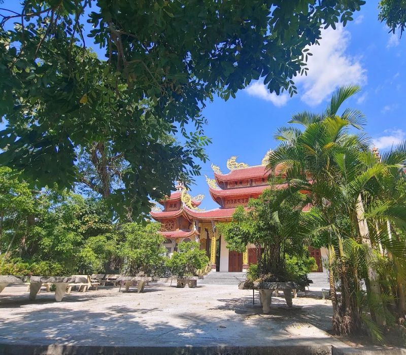 Tìm về cõi thanh tịnh tại chùa Hương Tích Phú Yên 2