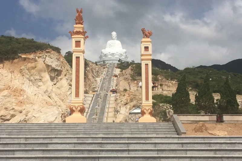 Chùa Linh Phong Bình Định: Pho đại tượng giữa lưng trời 2