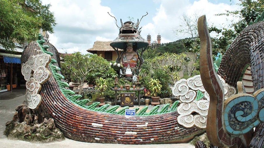 Chùa Linh Phước - Chùa Ve Chai - Khám phá ngôi chùa có 11 cái nhất và kiến trúc đặc sắc ở Đà Lạt 9