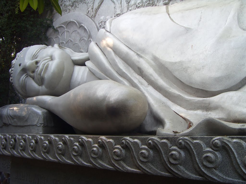 Chùa Long Sơn Nha Trang - Choáng ngợp với vẻ đẹp của bức tượng Phật trắng lớn nhất tại Việt Nam 9