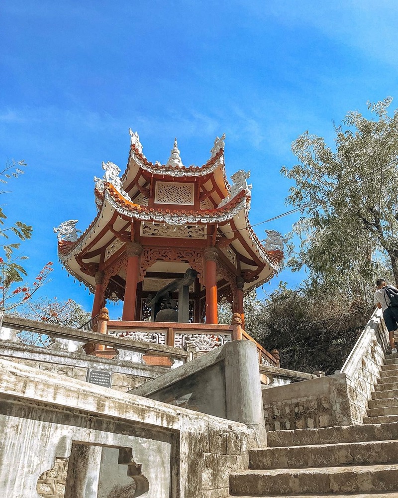 Chùa Long Sơn Nha Trang - Choáng ngợp với vẻ đẹp của bức tượng Phật trắng lớn nhất tại Việt Nam 10