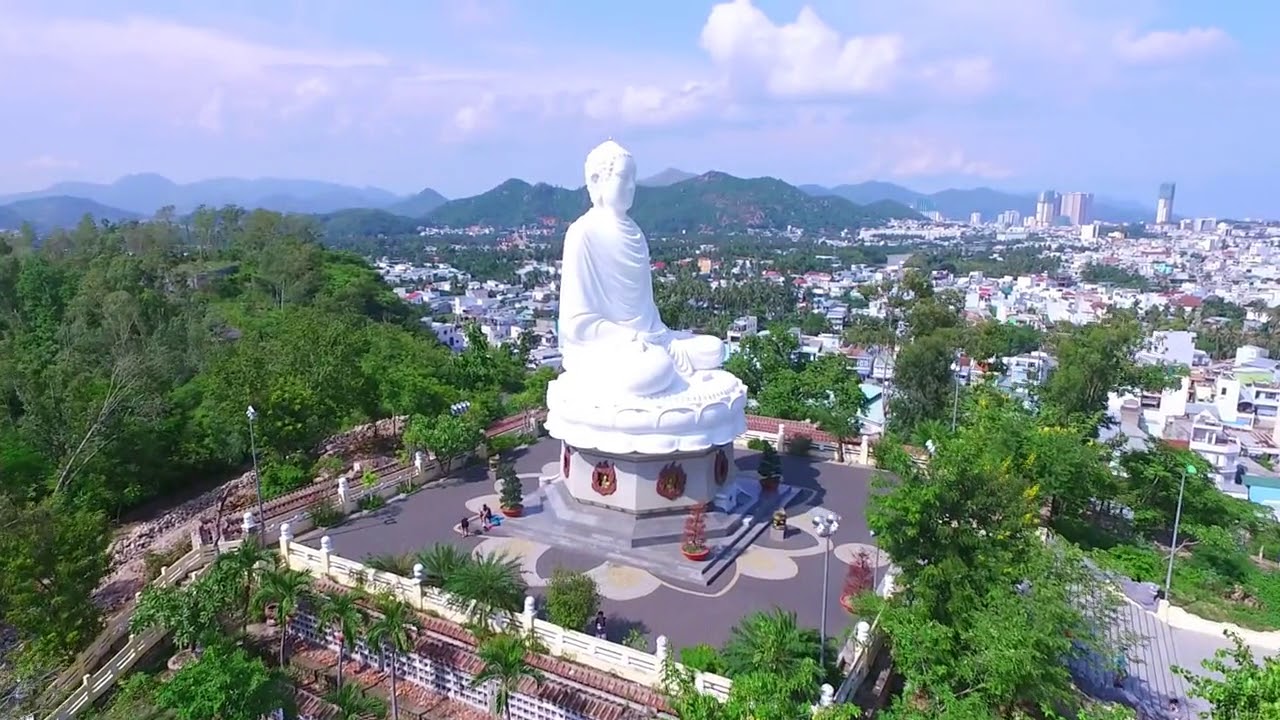Chùa Long Sơn Nha Trang - Choáng ngợp với vẻ đẹp của bức tượng Phật trắng lớn nhất tại Việt Nam 12