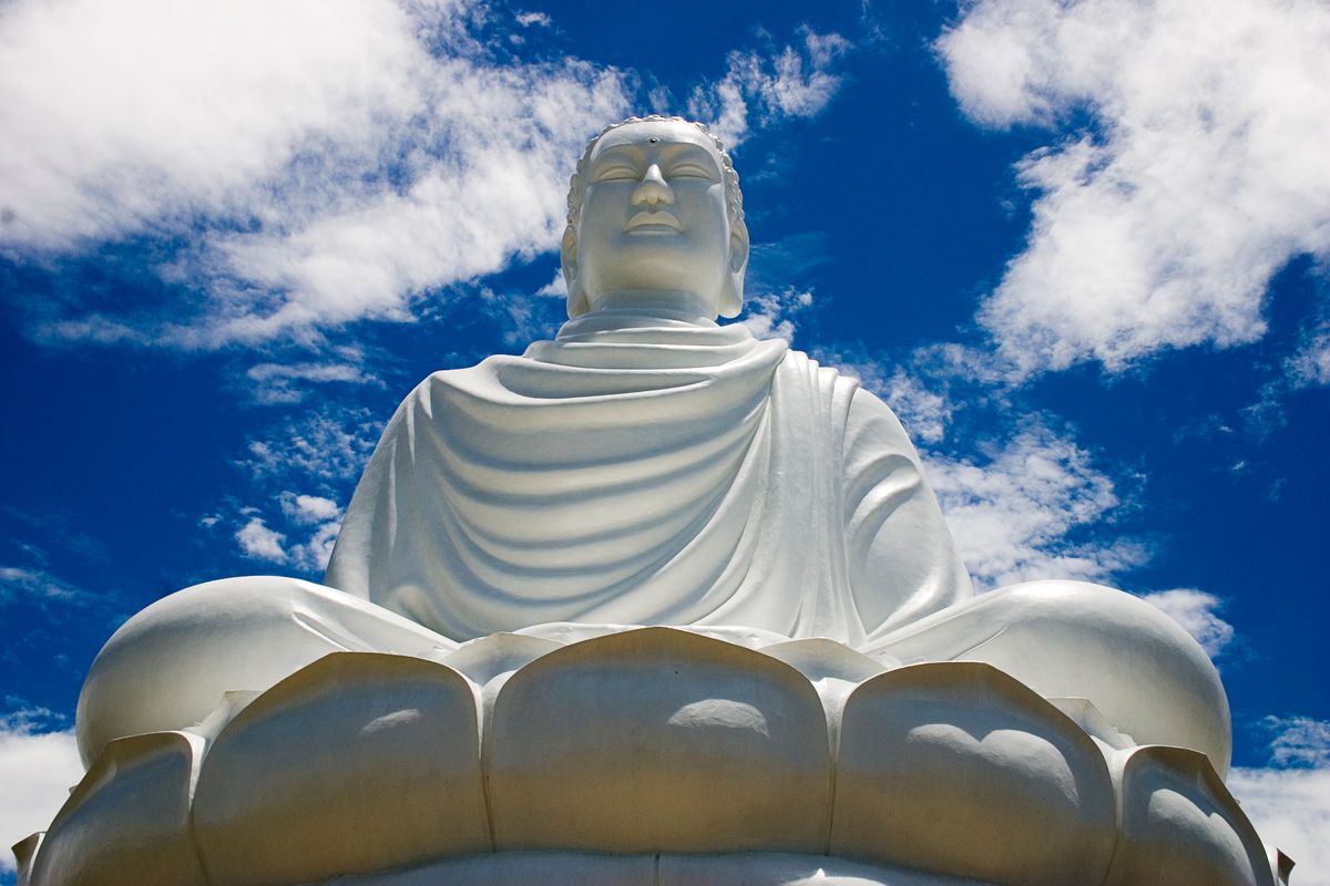 Chùa Long Sơn Nha Trang - Choáng ngợp với vẻ đẹp của bức tượng Phật trắng lớn nhất tại Việt Nam 14
