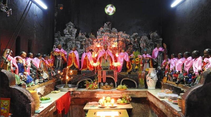 Chùa Ngọc Hoàng cầu con cái tình duyên thiêng bậc nhất TP.HCM 16