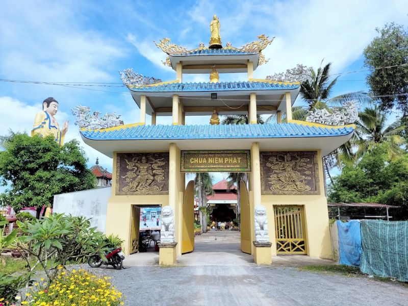 Chùa Niệm Phật Bình Dương: Điểm đến linh thiêng với tượng Di Lặc 6,3 m 2