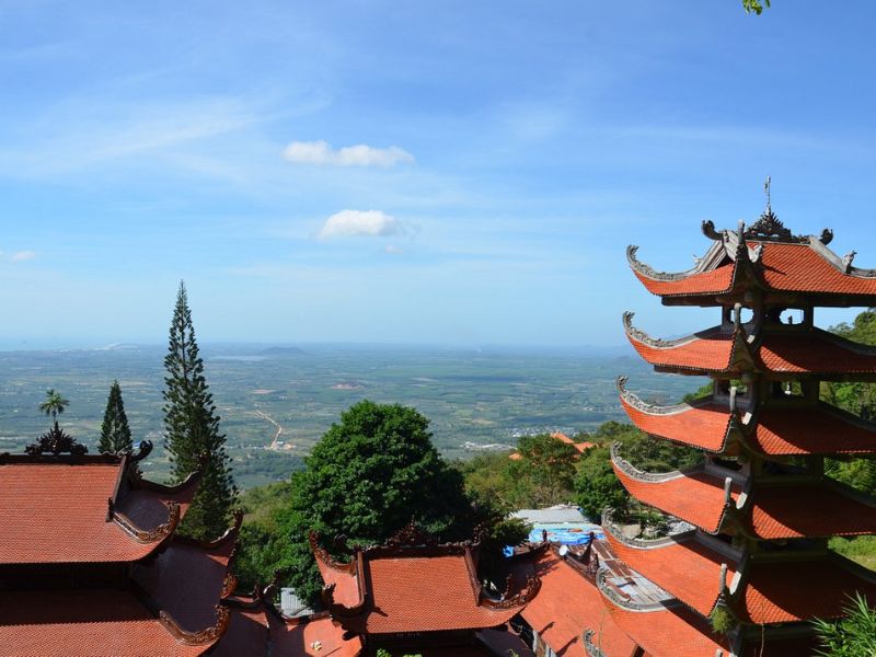 Chùa Núi Tà Cú: Hành trình tìm về sự bình yên giữa đại ngàn 2