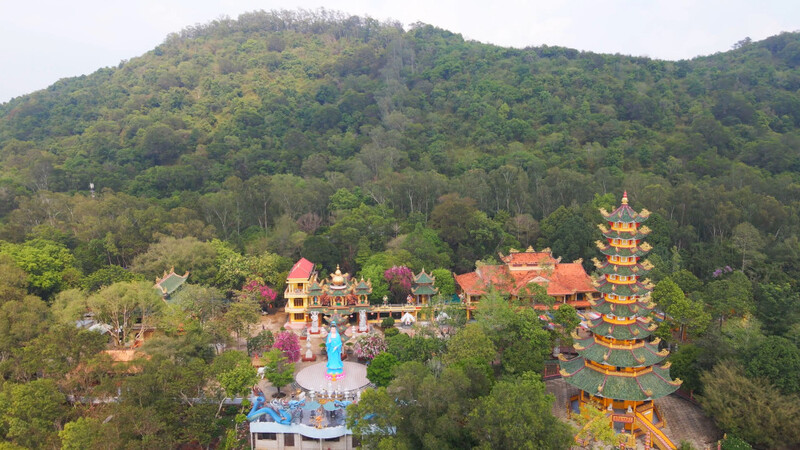 Top 8 ngôi chùa Bình Dương với không gian linh thiêng 8